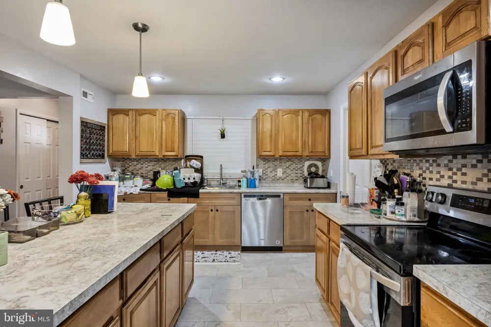 24 MAYAPPLE LANE Willingborough, NJ 08046