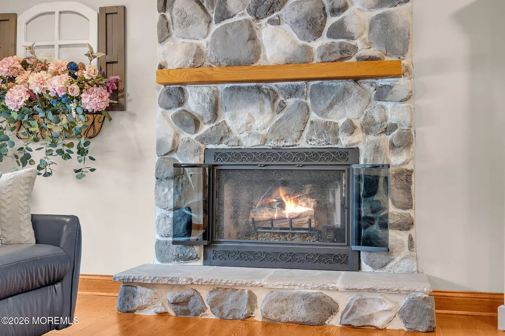 9 Yosemite Road Howell, NJ 07731