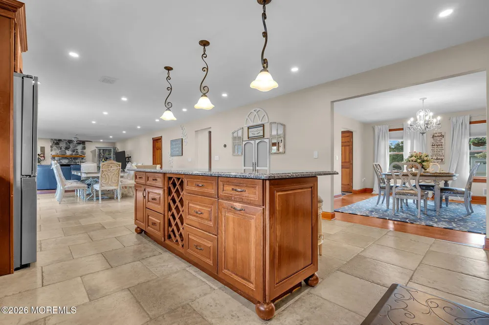 9 Yosemite Road Howell, NJ 07731