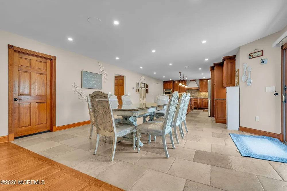 9 Yosemite Road Howell, NJ 07731