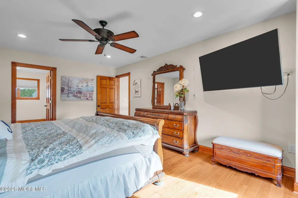 9 Yosemite Road Howell, NJ 07731