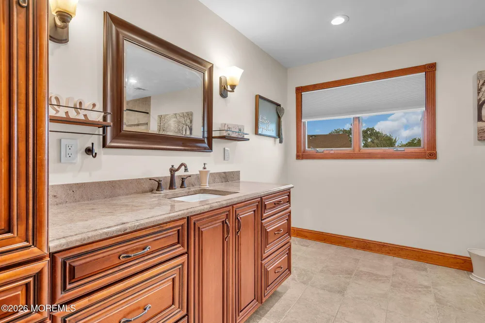 9 Yosemite Road Howell, NJ 07731