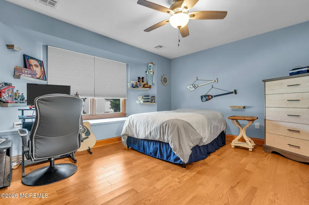9 Yosemite Road Howell, NJ 07731