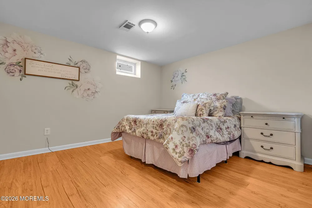 9 Yosemite Road Howell, NJ 07731