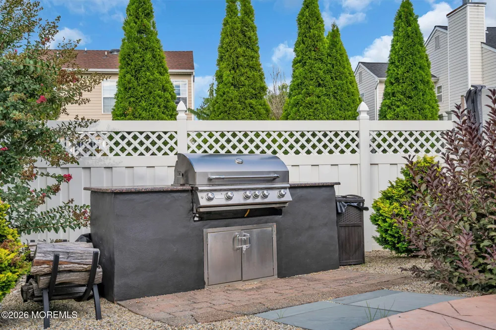 9 Yosemite Road Howell, NJ 07731