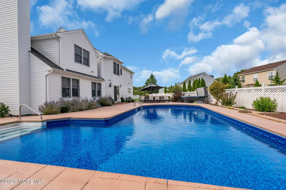9 Yosemite Road Howell, NJ 07731