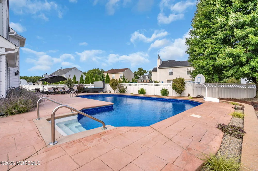 9 Yosemite Road Howell, NJ 07731