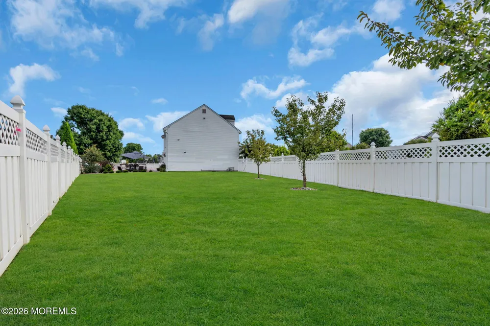 9 Yosemite Road Howell, NJ 07731