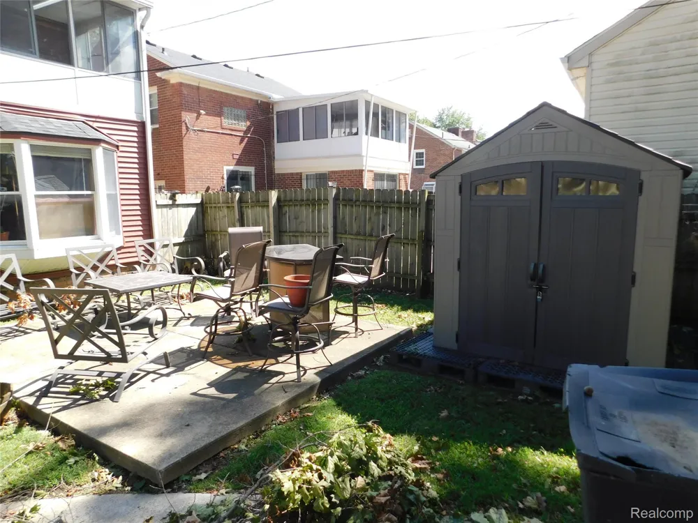 14225 Greenview Road Detroit City, MI 48223