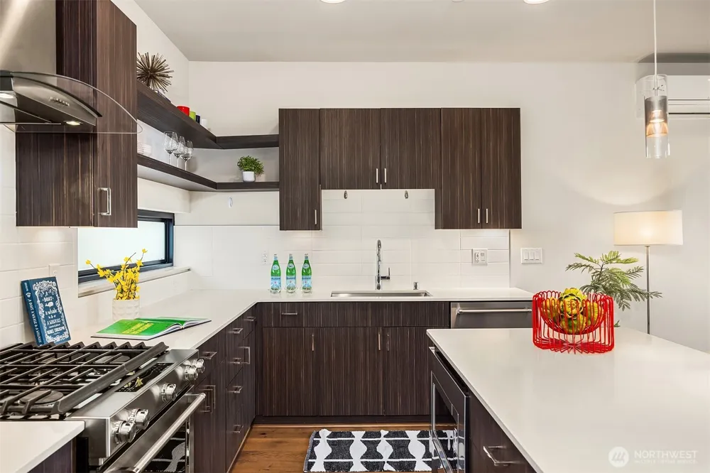 3211 California Avenue SW Seattle, WA 98116
