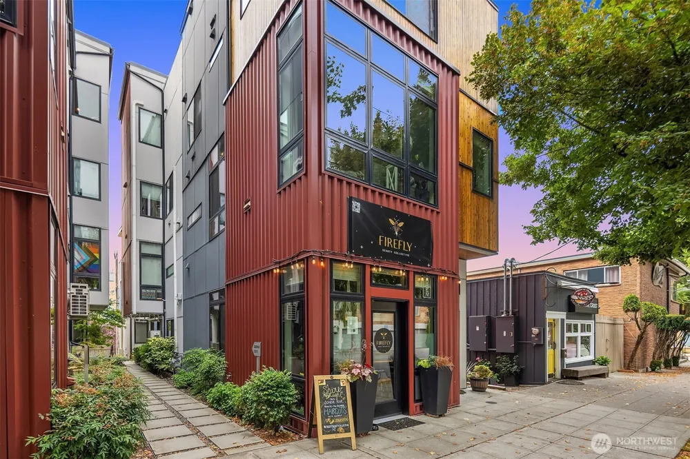3211 California Avenue SW Seattle, WA 98116