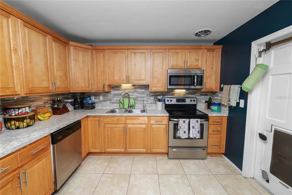 523 NANSEMOND AVENUE Lakeland, FL 33801
