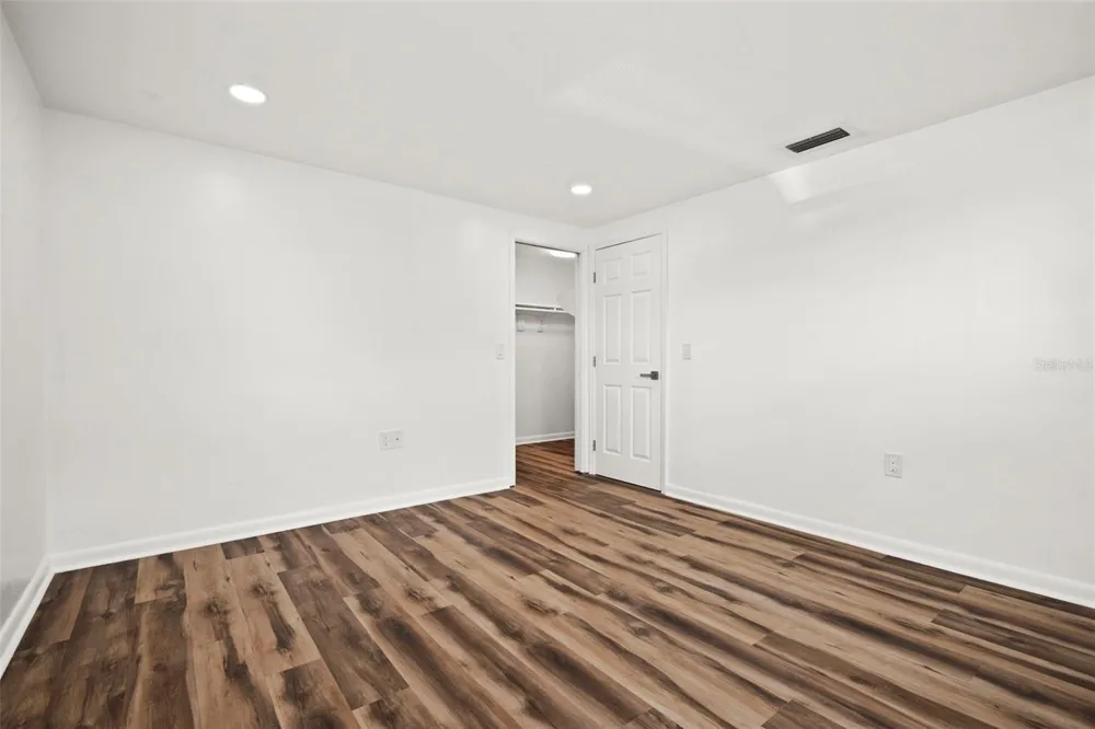 1010 GULF ROAD Tarpon Springs, FL 34689