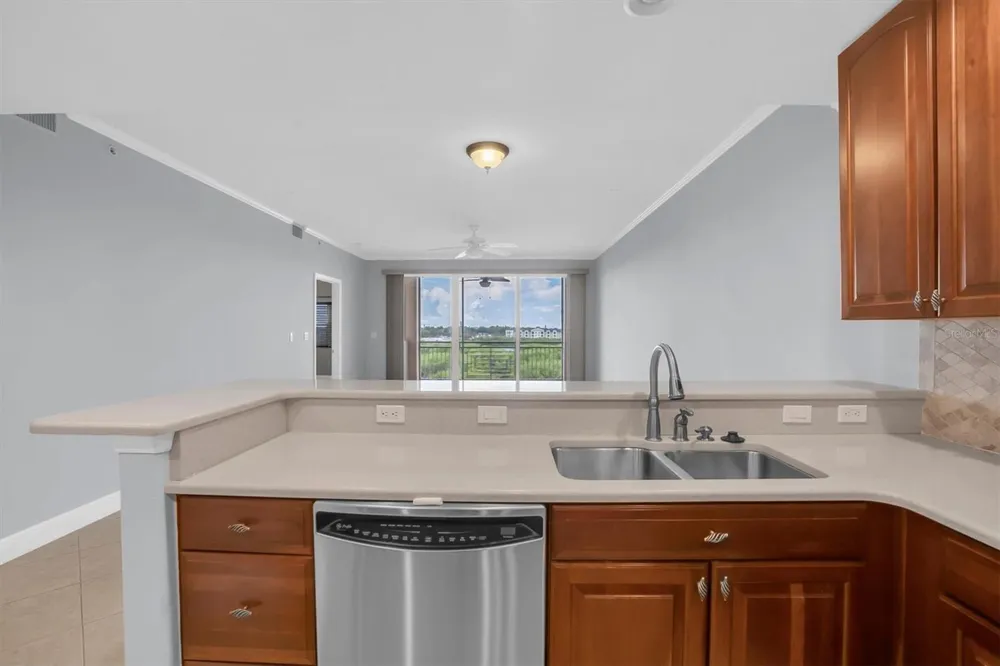 7040 KEY HAVEN ROAD #605 Seminole, FL 33777