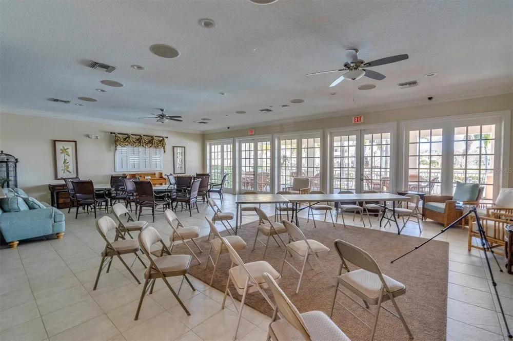 7040 KEY HAVEN ROAD #605 Seminole, FL 33777