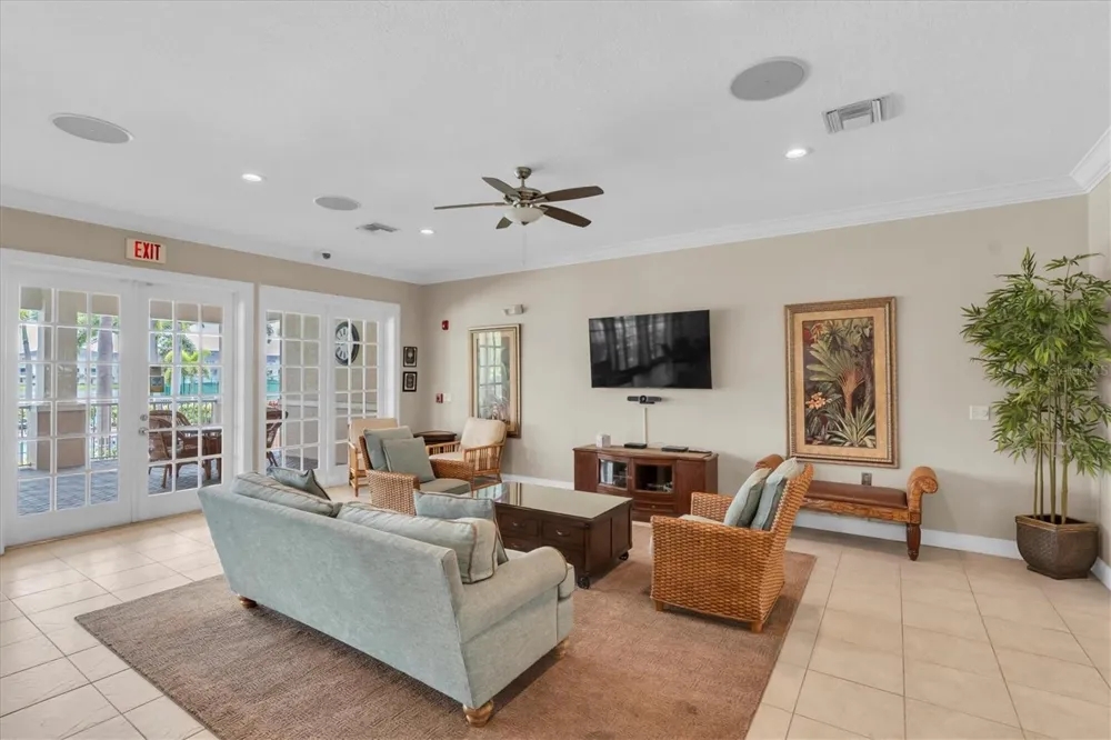7040 KEY HAVEN ROAD #605 Seminole, FL 33777