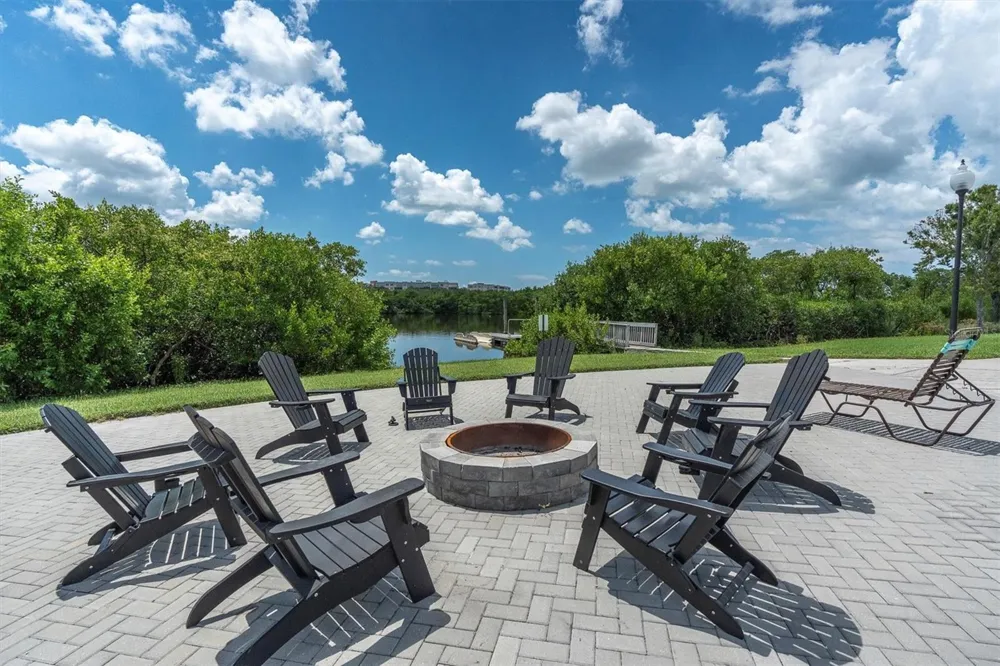 7040 KEY HAVEN ROAD #605 Seminole, FL 33777