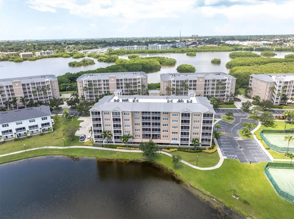 7040 KEY HAVEN ROAD #605 Seminole, FL 33777