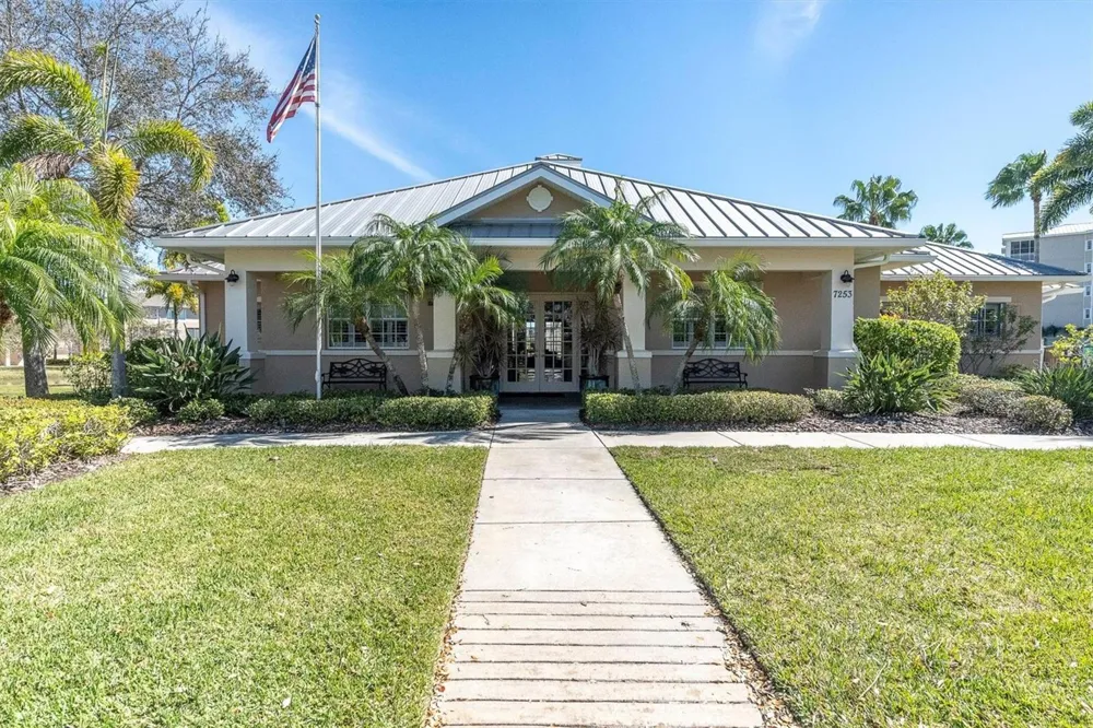 7040 KEY HAVEN ROAD #605 Seminole, FL 33777