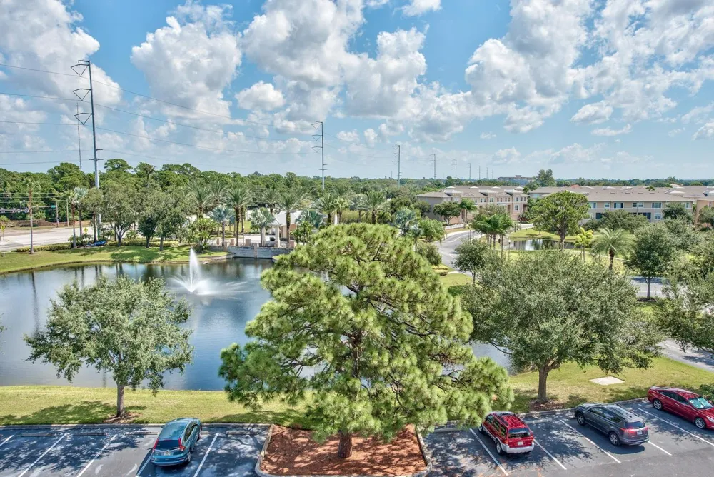 7040 KEY HAVEN ROAD #605 Seminole, FL 33777