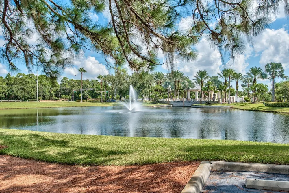 7040 KEY HAVEN ROAD #605 Seminole, FL 33777