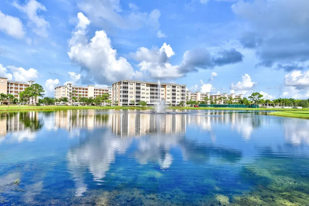 7040 KEY HAVEN ROAD #605 Seminole, FL 33777