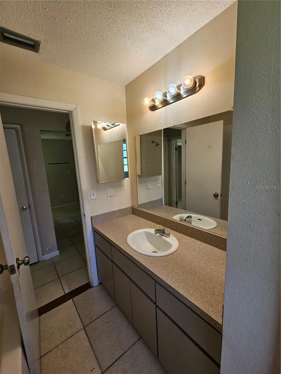 617 SILVER PASS ocala, FL 34472