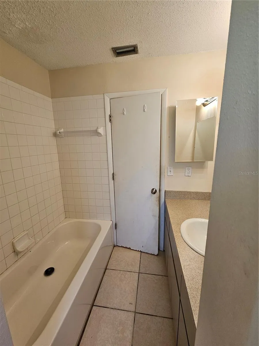 617 SILVER PASS ocala, FL 34472