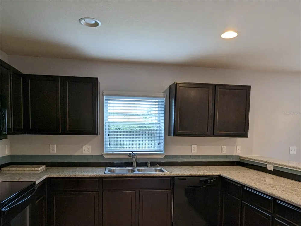 219 WOODKNOLL PLACE Valrico, FL 33594