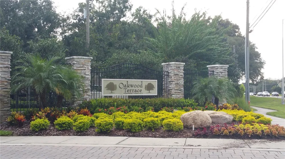219 WOODKNOLL PLACE Valrico, FL 33594