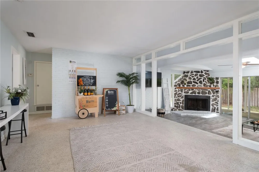 729 NW 34TH STREET Gainesville, FL 32607