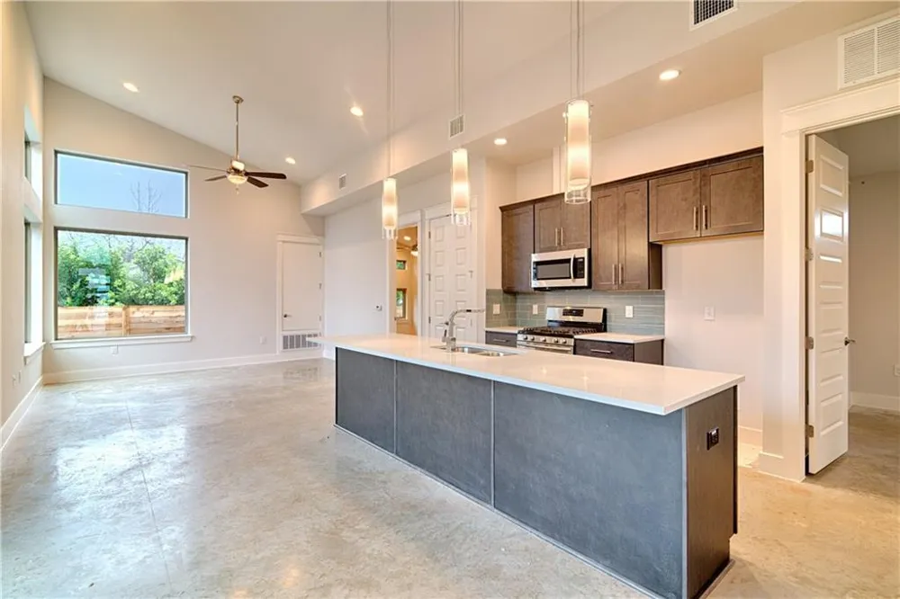 904 E 54th Street #B Austin, TX 78751