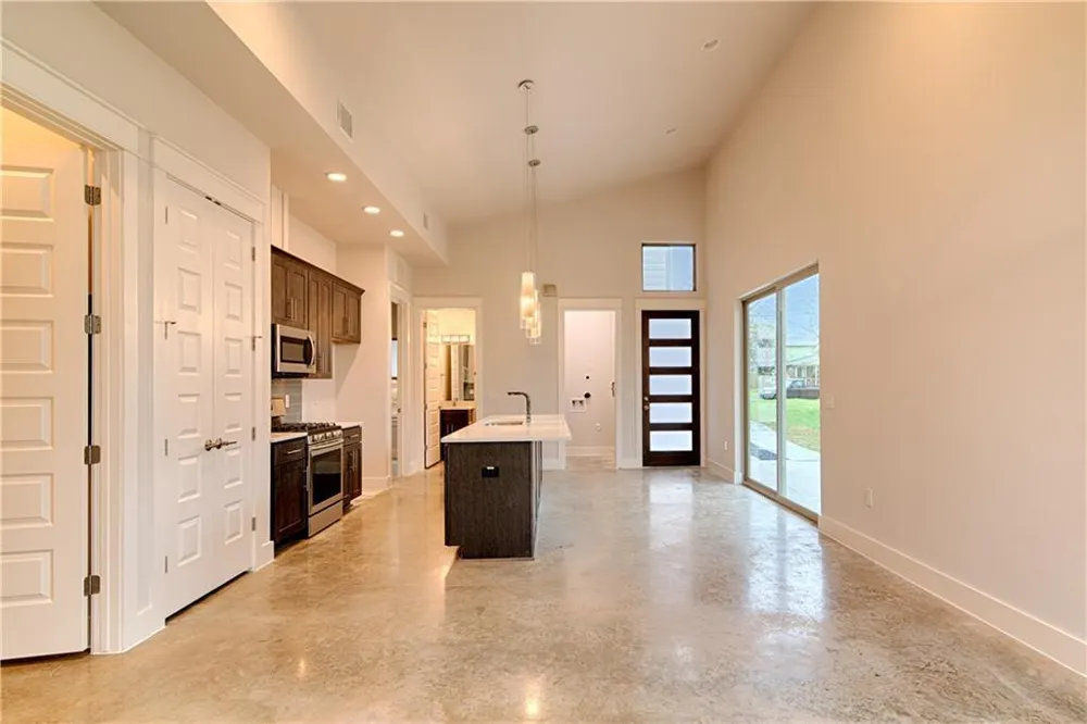 904 E 54th Street #B Austin, TX 78751