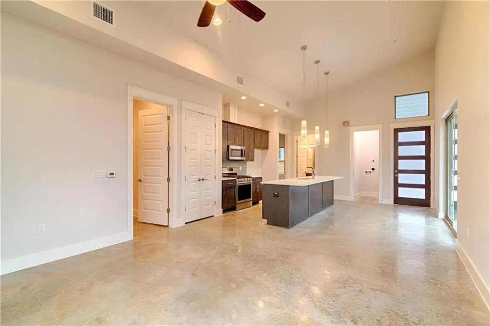 904 E 54th Street #B Austin, TX 78751