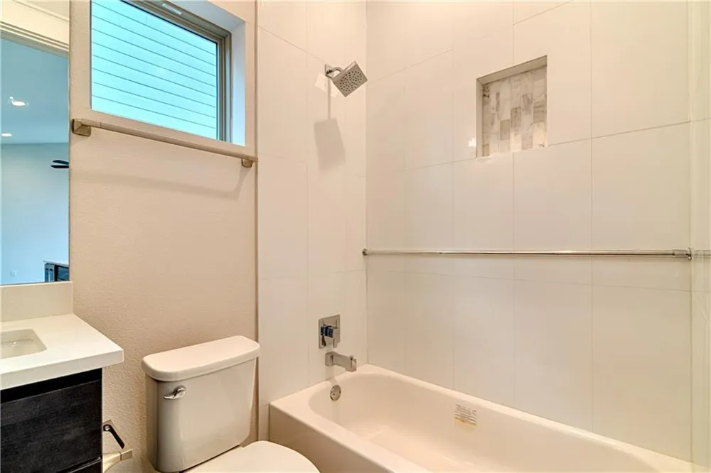 904 E 54th Street #B Austin, TX 78751