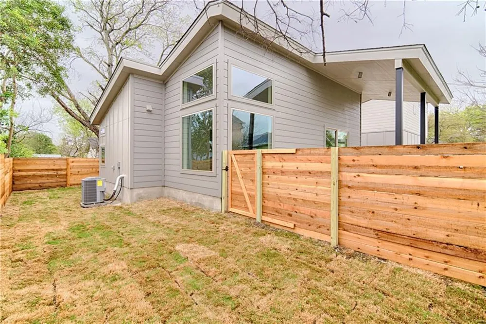 904 E 54th Street #B Austin, TX 78751