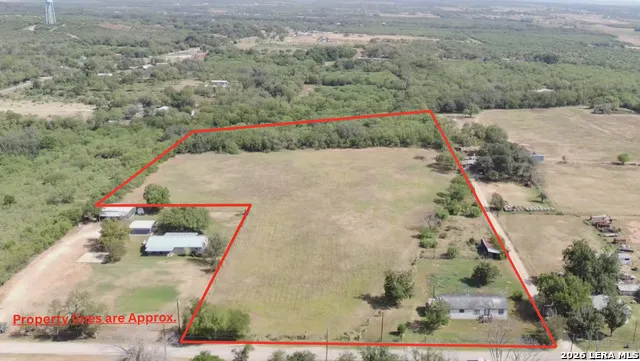 605 W County Road 678 Natalia, TX 78059