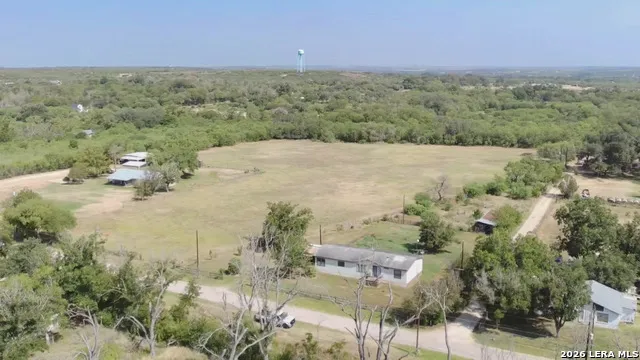 605 W County Road 678 Natalia, TX 78059