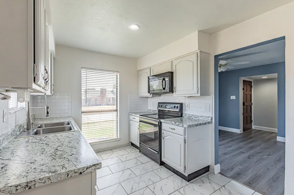 2901 Gayle Drive Garland, TX 75044