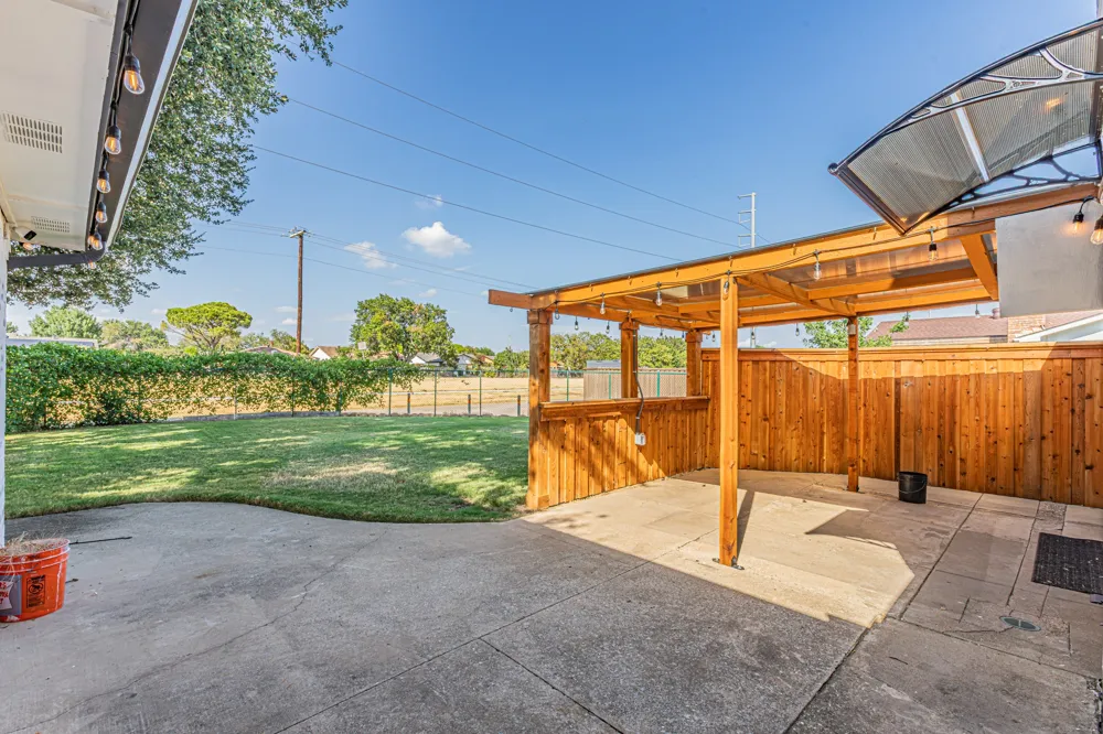 2901 Gayle Drive Garland, TX 75044