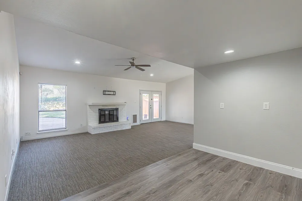 2901 Gayle Drive Garland, TX 75044