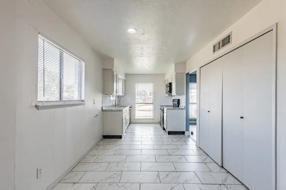 2901 Gayle Drive Garland, TX 75044