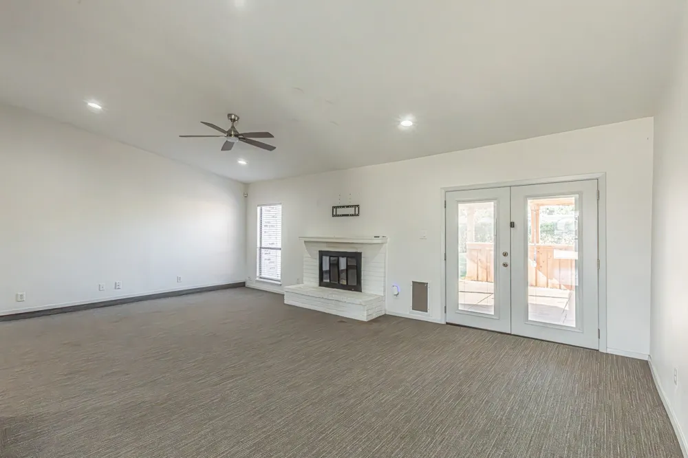 2901 Gayle Drive Garland, TX 75044