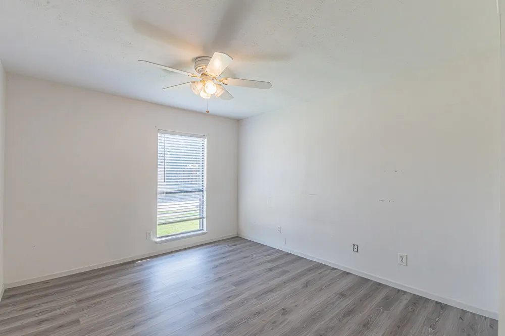 2901 Gayle Drive Garland, TX 75044
