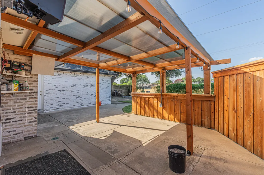 2901 Gayle Drive Garland, TX 75044