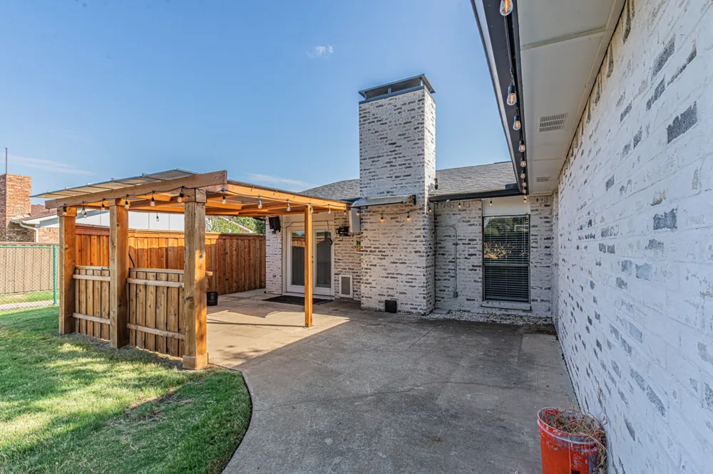 2901 Gayle Drive Garland, TX 75044