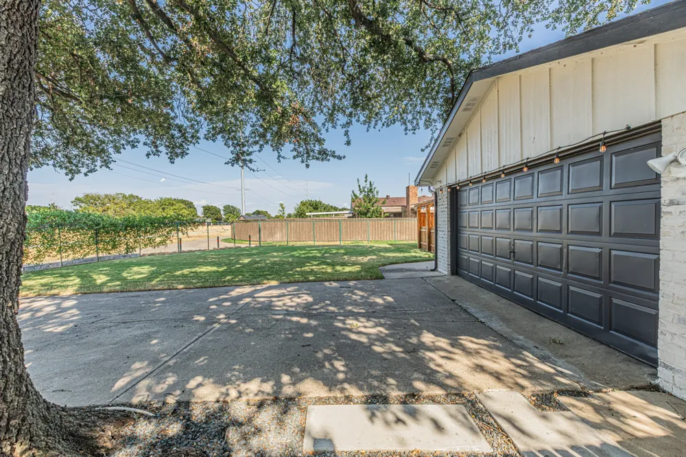 2901 Gayle Drive Garland, TX 75044