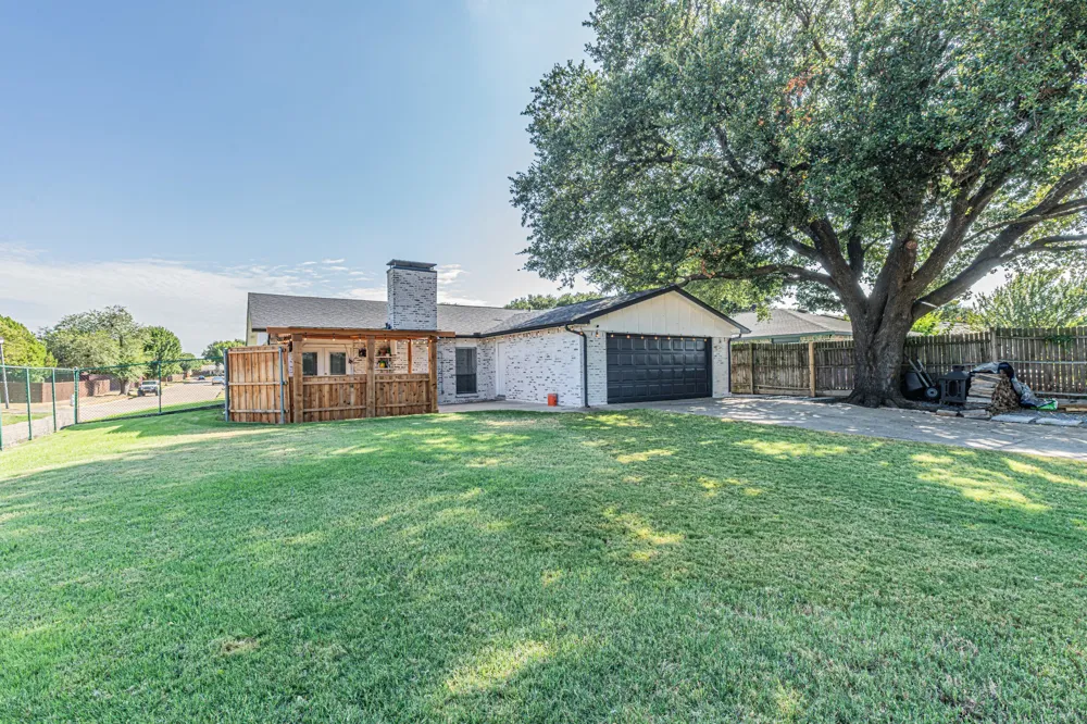 2901 Gayle Drive Garland, TX 75044