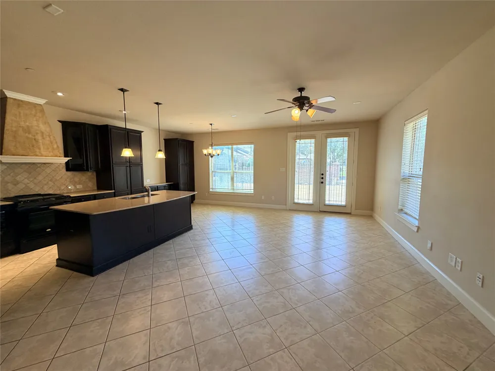950 Brook Forest Lane Euless, TX 76039