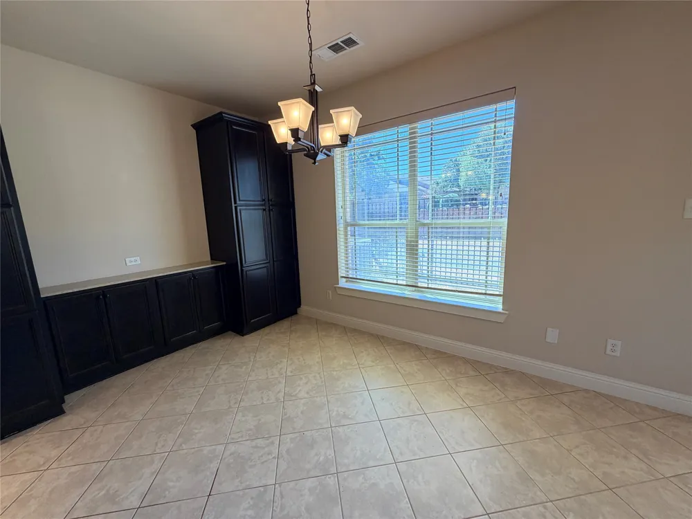 950 Brook Forest Lane Euless, TX 76039